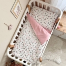 Set lenjerie de schimb pentru patut bebe 3 piese Crengute roz (3)